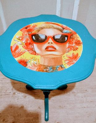 eco design,meubles 100%relook&eacute;s,upcycling,mobilier vintagetapisserie d'ameublement,d&eacute;cors peints,relooking de meuble